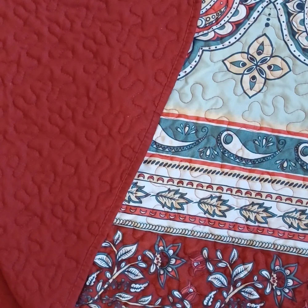 Paisley quilt bedspread full size 86x86 reversible with pillow shams